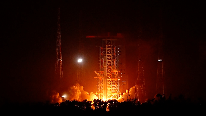 中国海南の商業発射場から18基の衛星打ち上げ　ロングマーチ8が初ミッション video poster