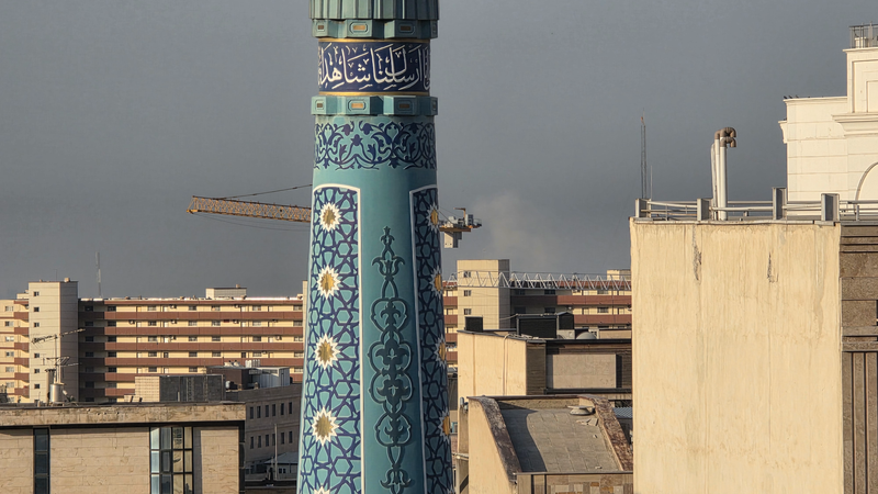 イラン首都テヘランで早朝に爆発音　現地記者が報告