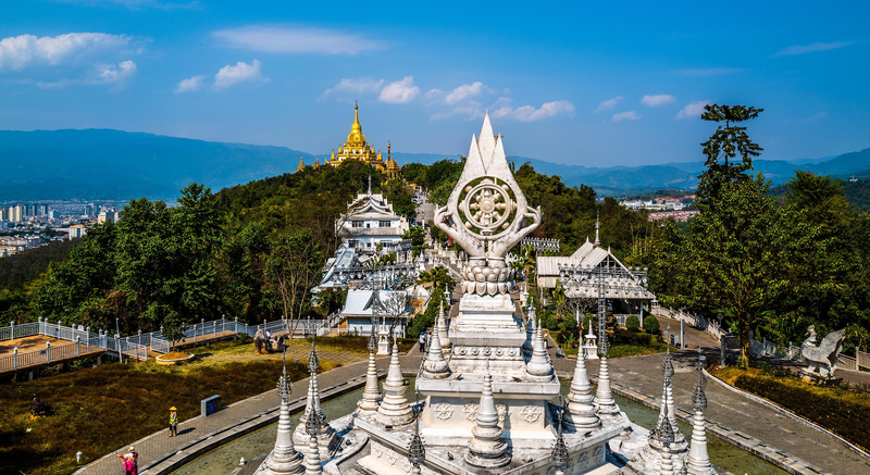 中国雲南・メンファンシルバーパゴダ　銀色に輝く静寂の仏塔を訪ねて video poster