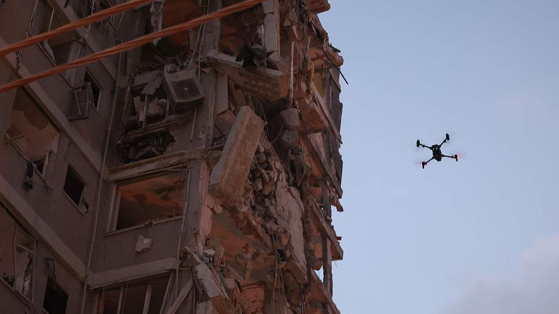 イスラエルとイランが報復の連鎖　ミサイル約100発で緊張再燃 video poster