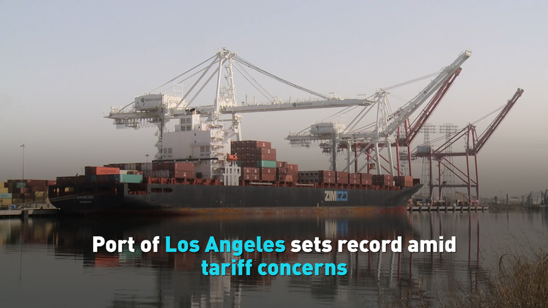 ロサンゼルス港が月間貿易300億ドル超　関税懸念と米中貿易のゆくえ video poster