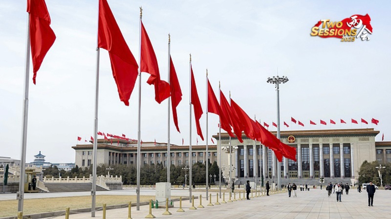 中国全人代が北京で開幕　代表通路と閣僚通路から読む年次会議 video poster