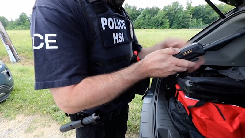 米国で移民摘発が急増　国境コミュニティに広がる恐怖 video poster