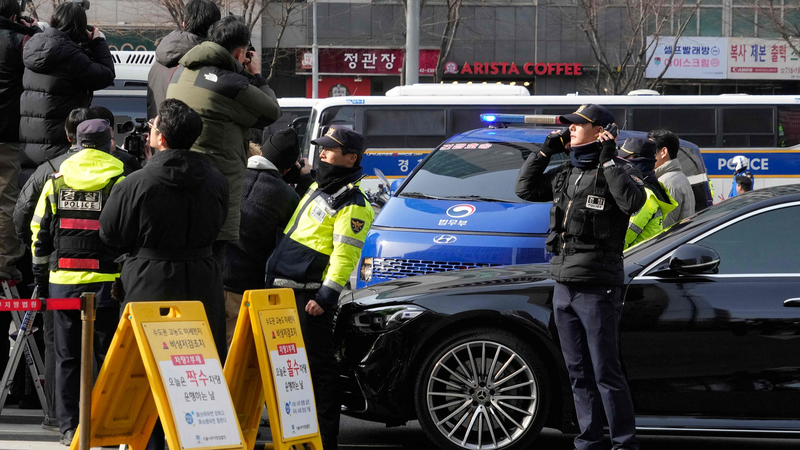 韓国で尹錫悦大統領の拘束延長　支持者が裁判所に突入