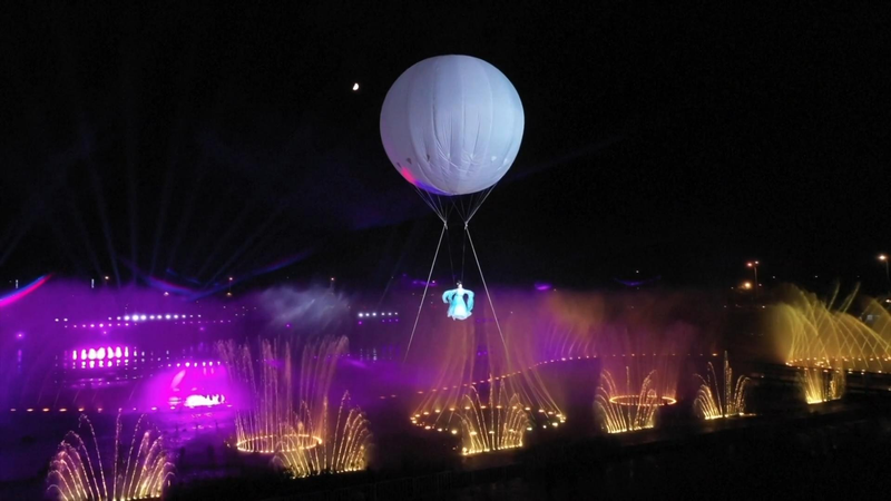 瀋陽の夜空に「動く夜景」　音楽噴水ショーが生む光と水のスペクタクル video poster