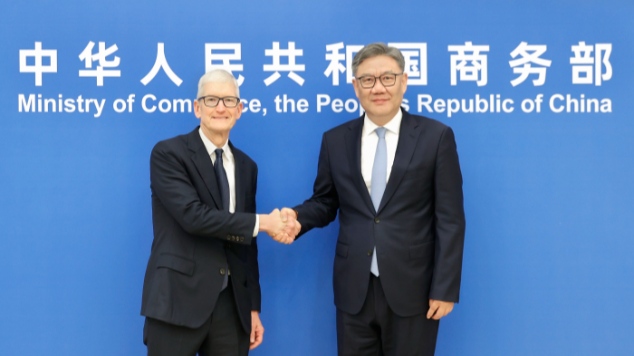 中国商務相とアップルCEOティム・クック会談　米中経済関係と中国事業を協議