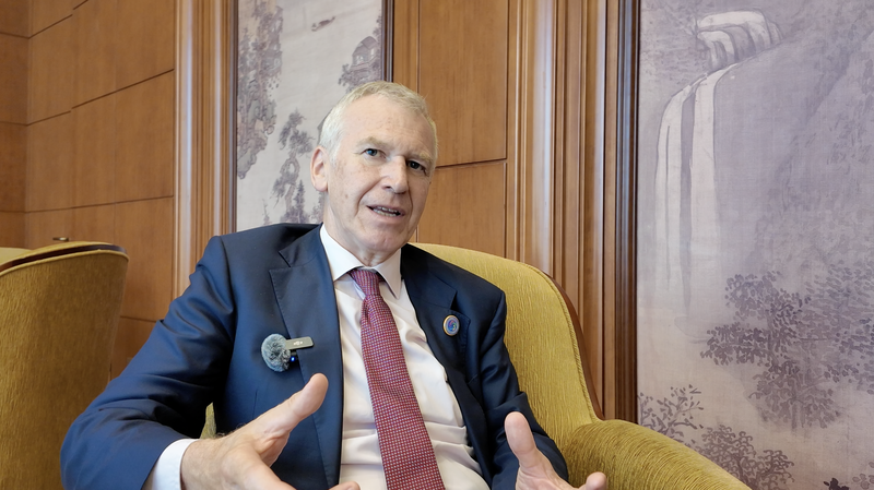 ベルギー前首相が見た中国の変化　技術革新と文化のバランスとは video poster