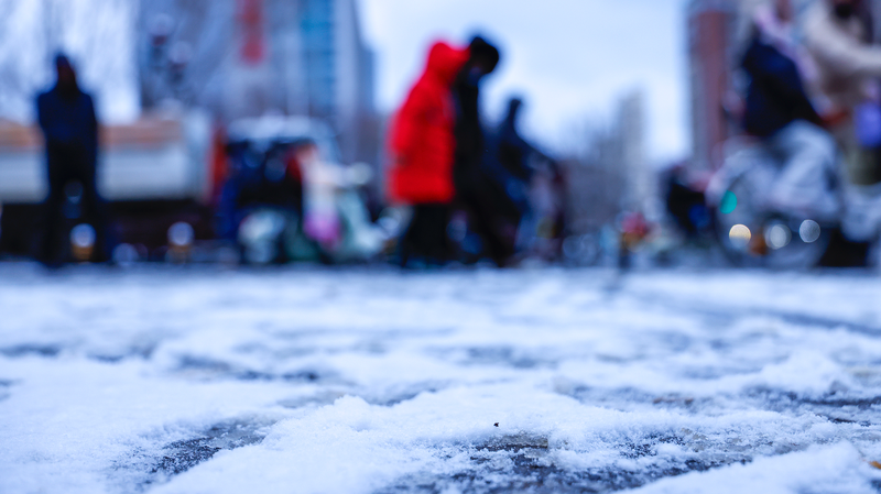 中国本土で今季最大の大雪・大雨　北京など北部で降雪予想 video poster