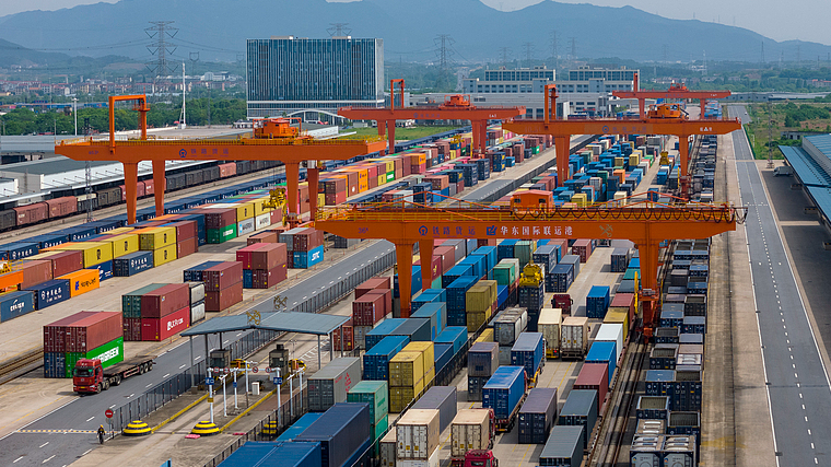 習近平「中国への投資は未来への投資」APEC CEOサミット演説を読む