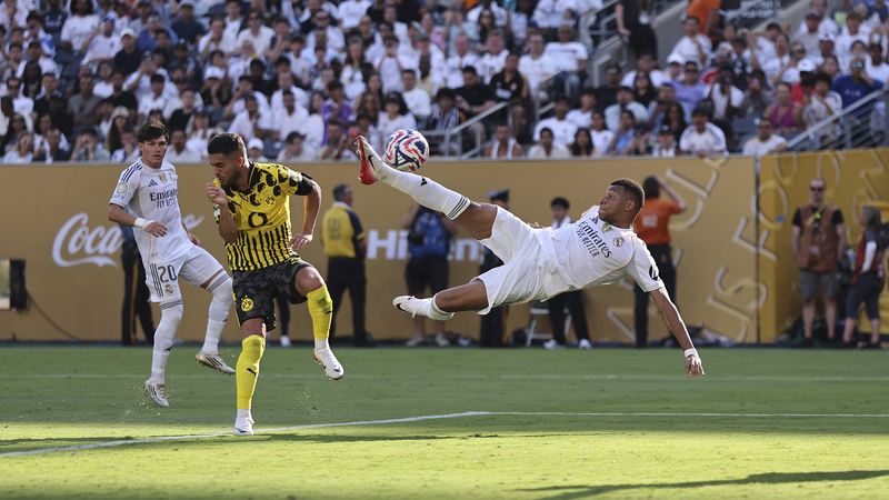 クラブW杯準々決勝、レアルがドルトムントに3-2勝利　エムバペ決勝バイシクル