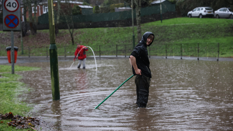 英国で暴風雨バート　大雨と洪水、ウェールズで深刻被害