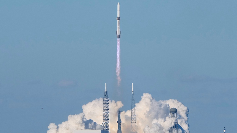 ブルーオリジンNew Glenn、NASA火星ミッションとブースター着陸に成功