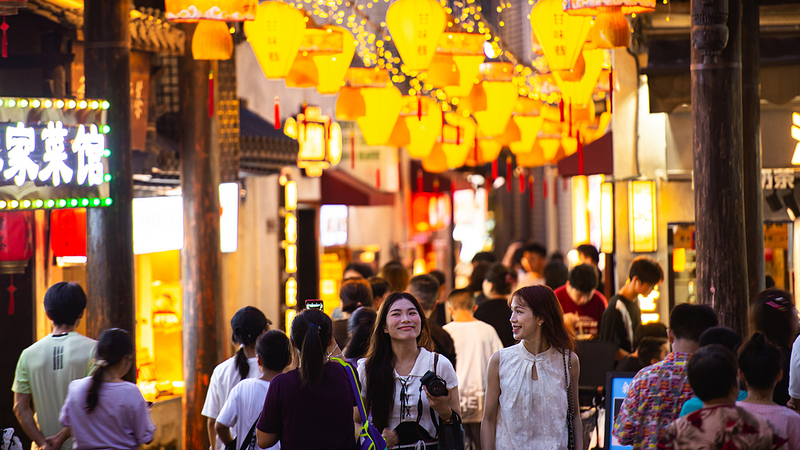 中国の消費市場が経済エンジンに　小売売上50兆元超の見通し