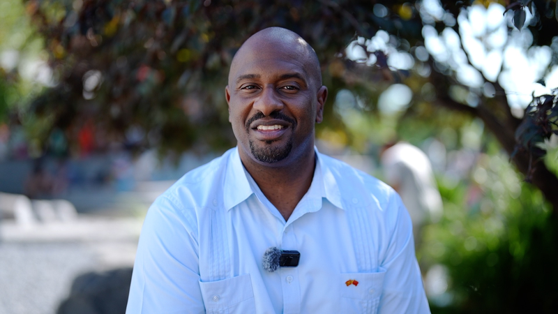 国連80周年：グレナダ大使が語る中国のグリーン貧困削減と持続可能な開発 video poster