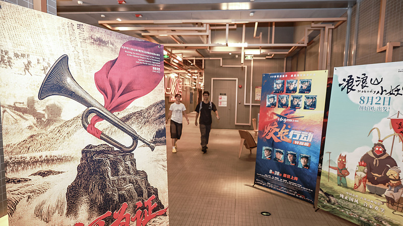 中国国慶節の映画興行収入が12億元突破　戦争大作と社会派作品が牽引