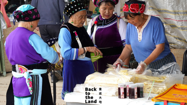 中国本土・大理の朝市が映す「買い物以上」の日常リズム