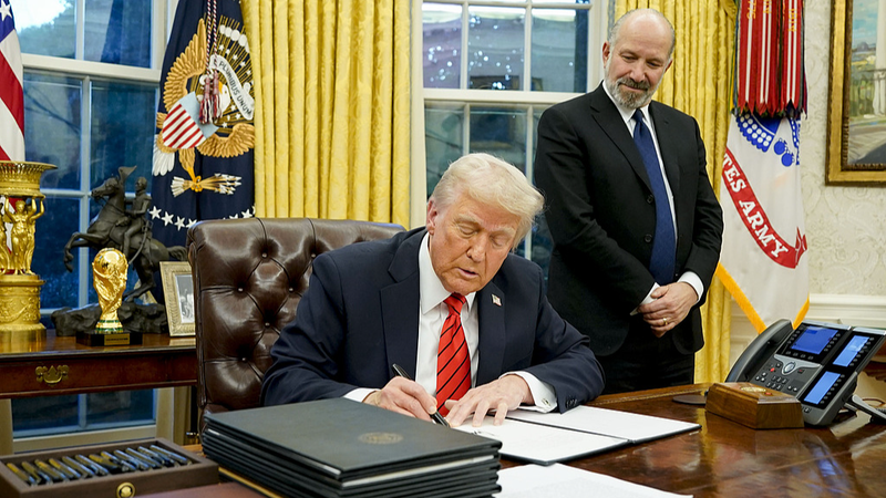 トランプ米大統領が鉄鋼・アルミ関税25％に　EUなどが一斉反発