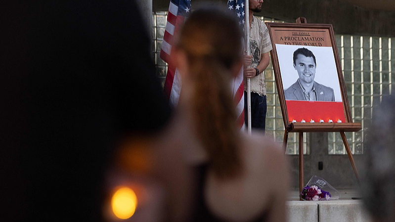 チャーリー・カーク銃撃死 米保守若者を動かした31歳の素顔