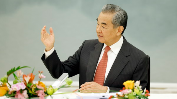 中国とASEANが通信詐欺を共同取り締まりへ　王毅外相が方針