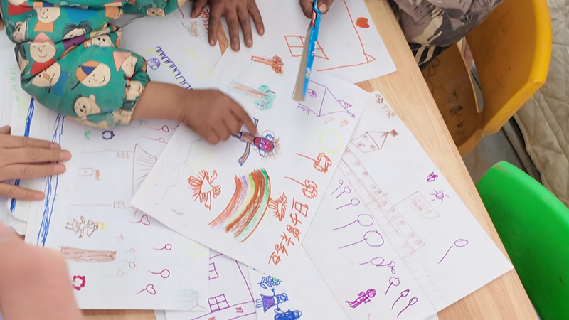 被災地Xizangで動く心理支援 中国科学院の専門家が子ども80人超をケア video poster