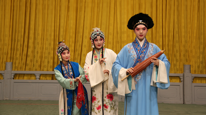 中国民間伝承「白蛇伝」西湖で始まる恋の舞台