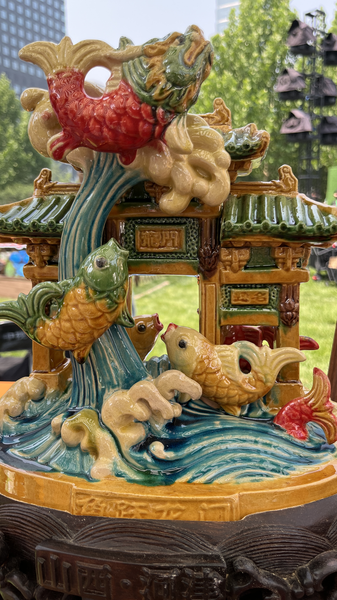 中国の成語Carp leaping over the Dragon Gateが人気文化IPに 山西省Hejin市 video poster