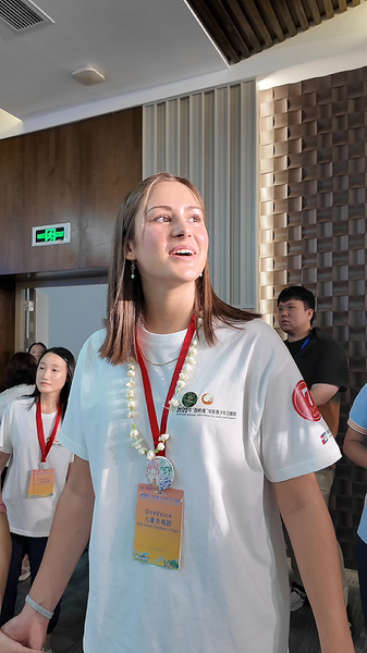 中国と米国の若者が合唱で平和を歌う 「Bond with Kuliang」 video poster