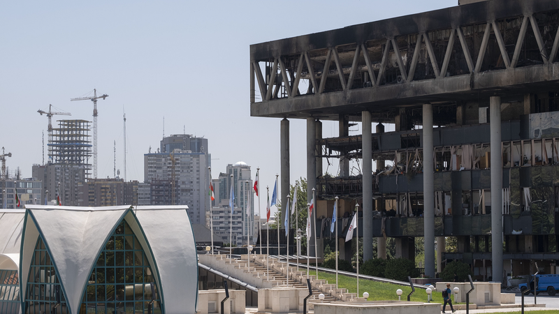 イランからアゼルバイジャンへ　中国人740人超を陸路で避難