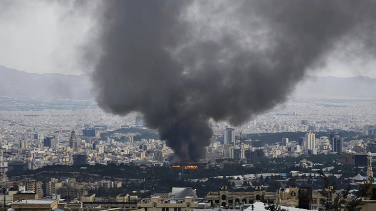 中東2025：イラン再攻撃の示唆　12日間戦争から半年、緊張続く