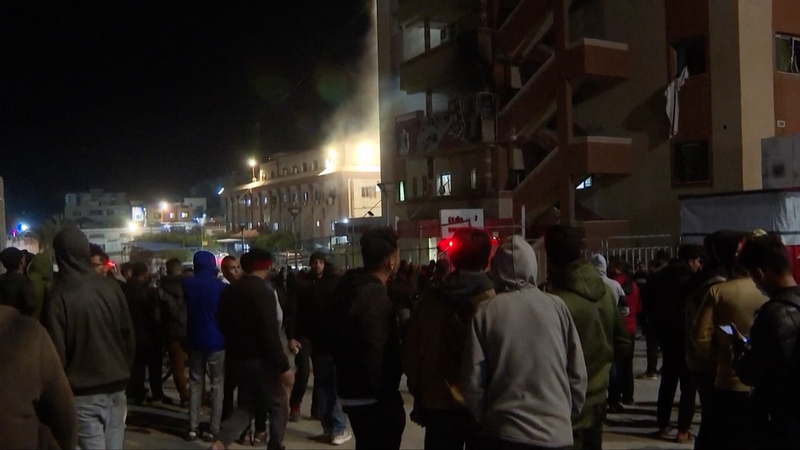 ガザ南部最大の病院をイスラエル軍が空爆　1人死亡と報告 video poster