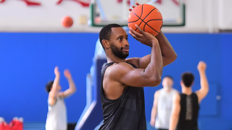 CBAファイナルMVPカイル・フォッグ、中国での成功と今季への期待 video poster