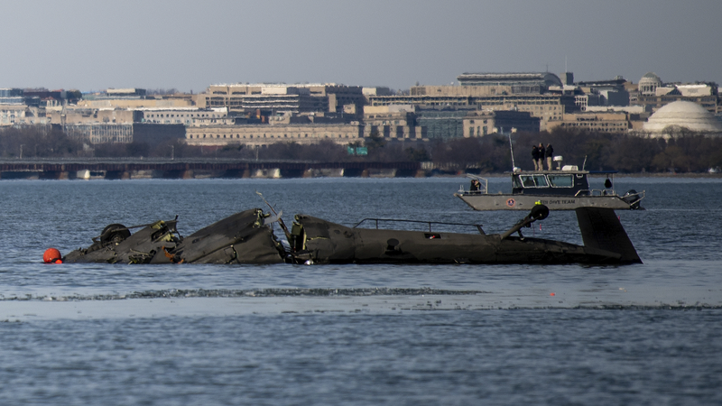 ポトマック川ヘリ・旅客機事故 中国が米国に原因調査の迅速化を要請