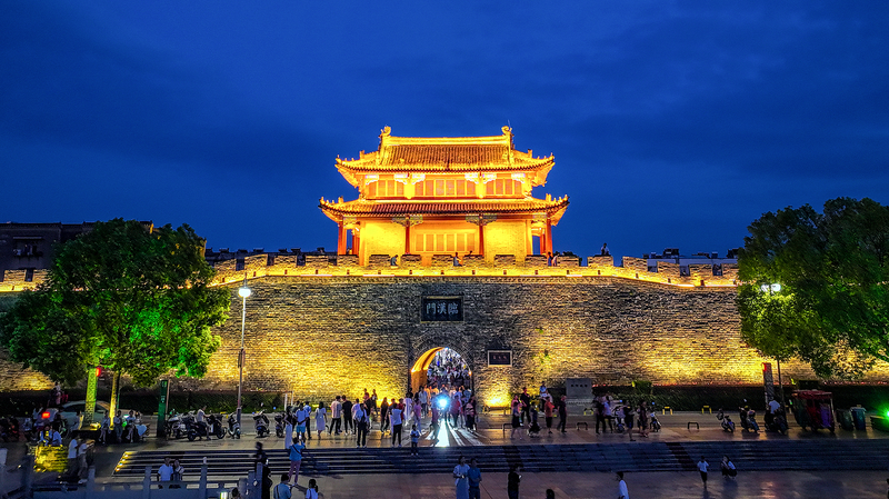 中国・襄陽のまばゆい夜景　古城壁と映画がつなぐライブ映像の旅 video poster