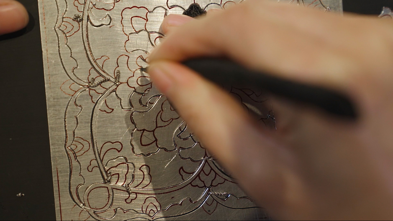 金属箔と漆器が出会う伝統工芸「Carving with silver threads」とは video poster