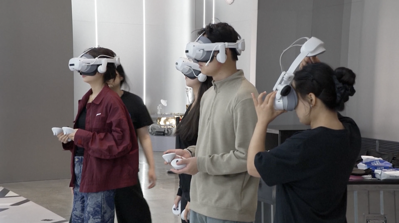 APEC 2025の舞台裏：グローバルCEOが語った「毎日使うテック」 video poster