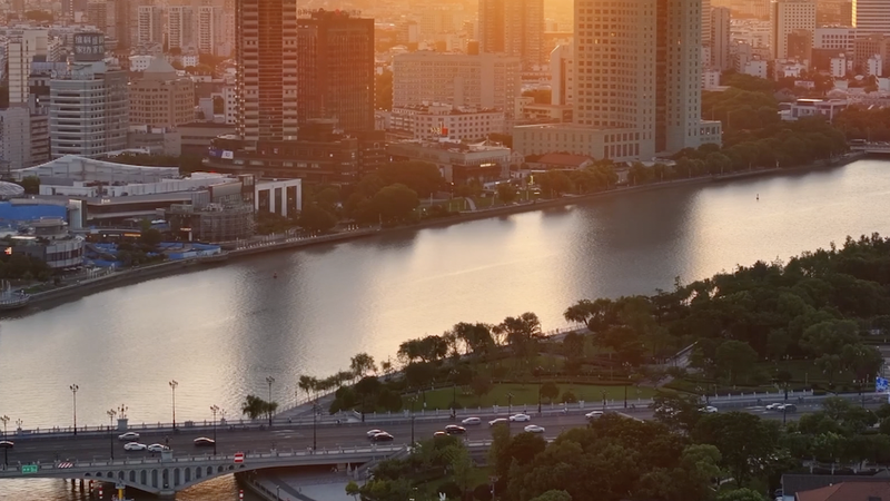 寧波の歴史的な堀が市民の憩いの場に　中国・浙江省の都市ニュース video poster