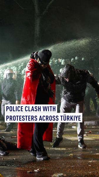 トルコで株急落と抗議デモ イスタンブール市長拘束で市場不安 video poster