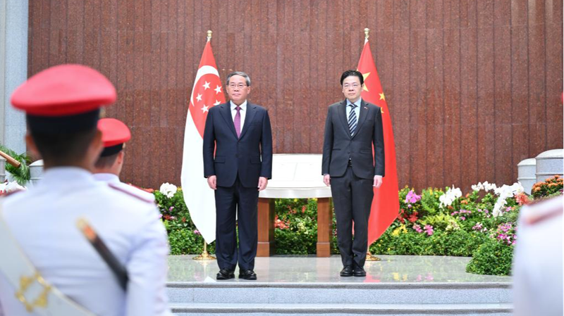 中国とシンガポール、より公正な国際秩序へ協力強化　李強首相が表明