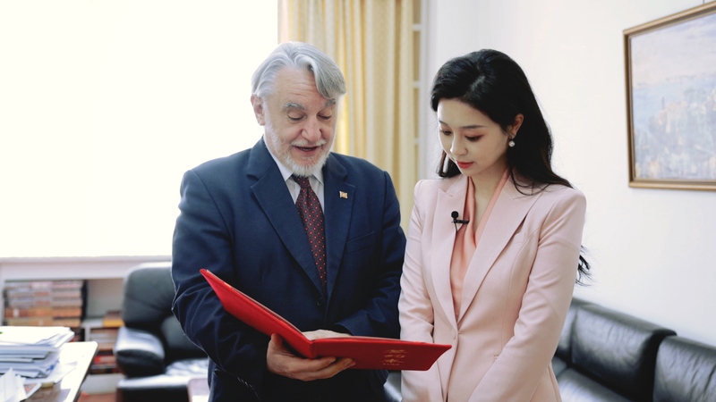 北マケドニアが中国との協力強化へ　CEEC博覧会が映す新たな接点 video poster