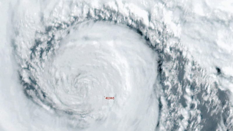 米国北西部でボムサイクロン　暴風雨と大雨が広範囲を直撃