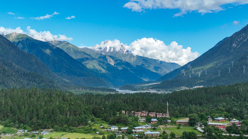 中国ニュース：「世界の屋根」Xizang自治区の空を映すライブ映像 video poster