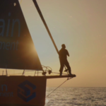 片腕のスキッパー徐景坤、荒海を越え“世界記録”の航海を完遂 video poster