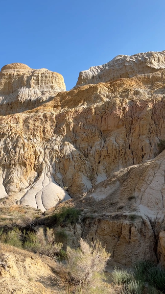 「海に浮かぶゴーストシティ」新疆ウルングル湖のヤードン地形 video poster