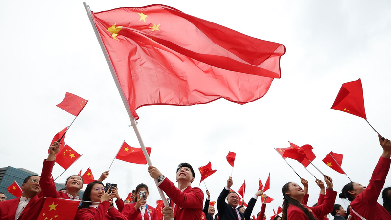 パリ2024五輪を振り返る：屋外開会式と中国代表団の快挙 video poster