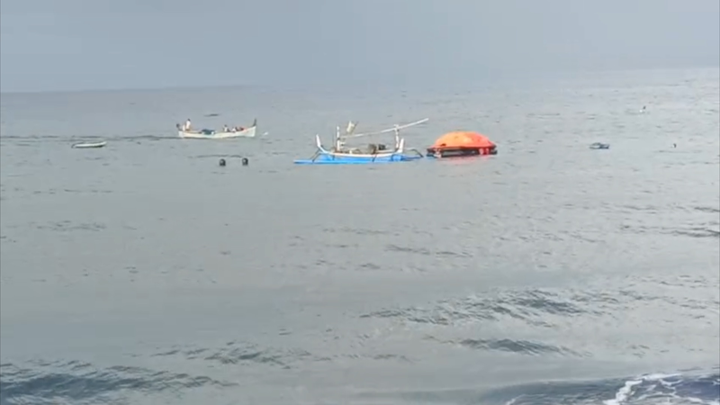 インドネシア・バリ近海でフェリー沈没　少なくとも5人死亡、数十人不明 video poster