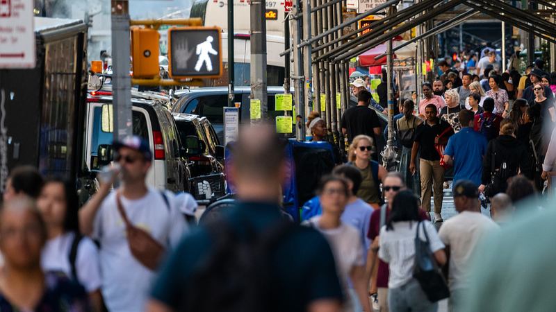 米雇用市場に陰り　FRBの利下げ観測と市場・政治の揺れ