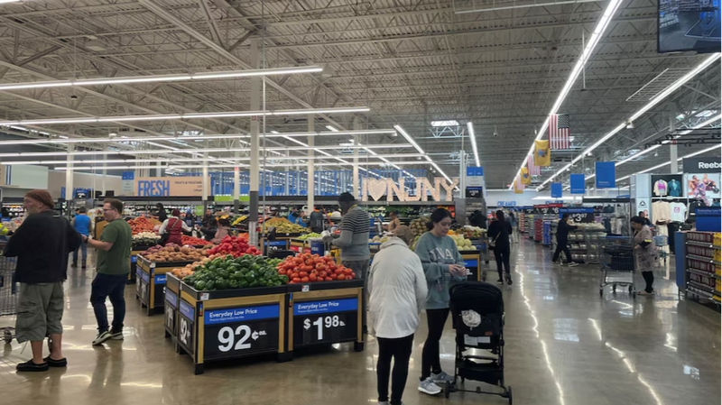 トランプ新関税前に米国で日用品買いだめ　物価不安が広がる