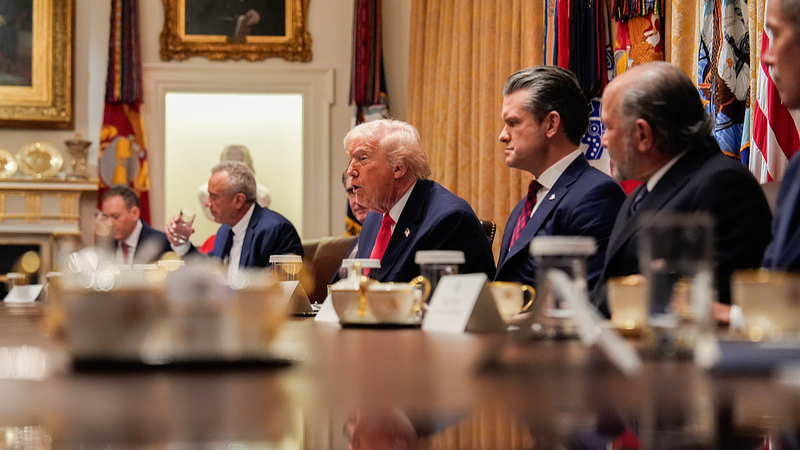 コロンビア、米トランプ大統領の軍事行動示唆に反発　主権侵害に強く反対