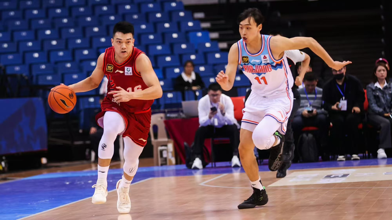 CBAクラブカップでXinjiangが北京を85-79で撃破 video poster