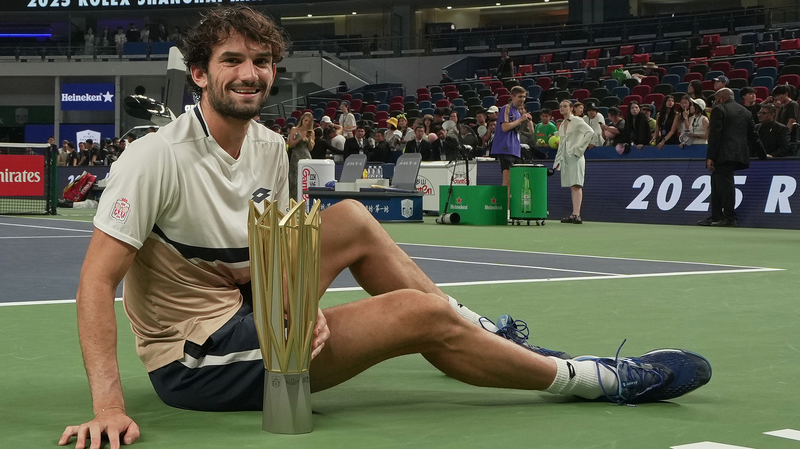 世界204位バシェロが上海マスターズ初優勝　いとこ対決制す